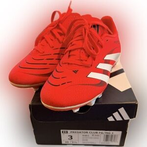 Like new! Adidas Predator Club Soccer Cleats unisex